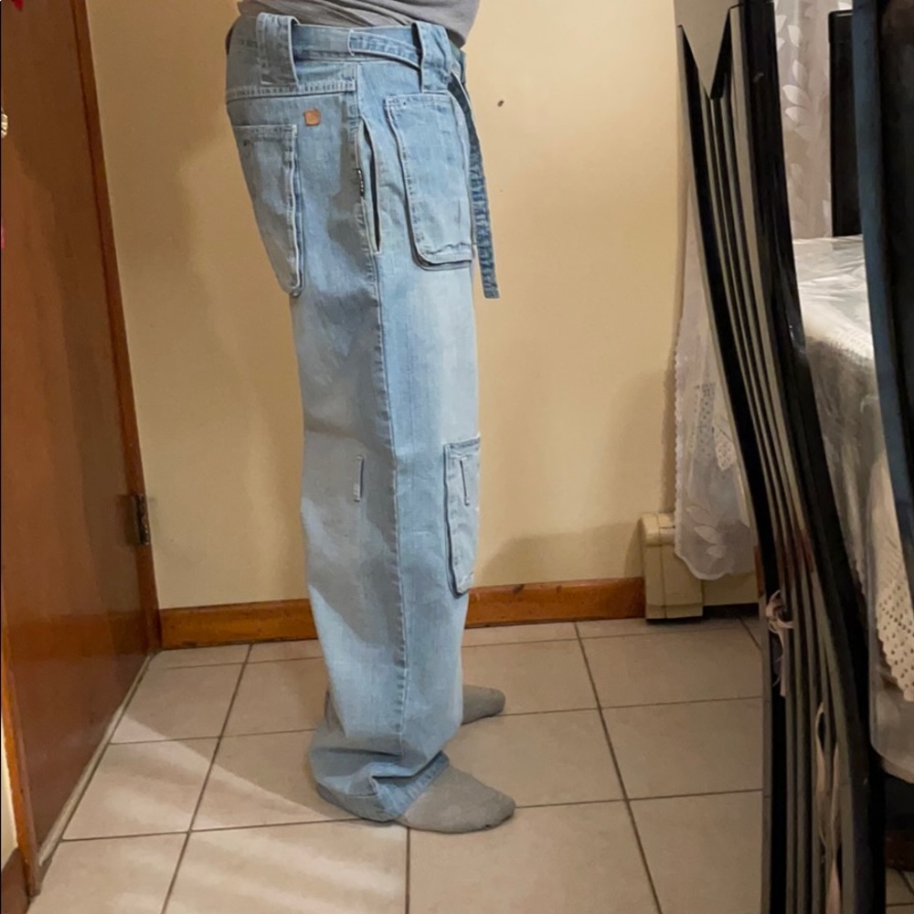 Omavi den em jeanz